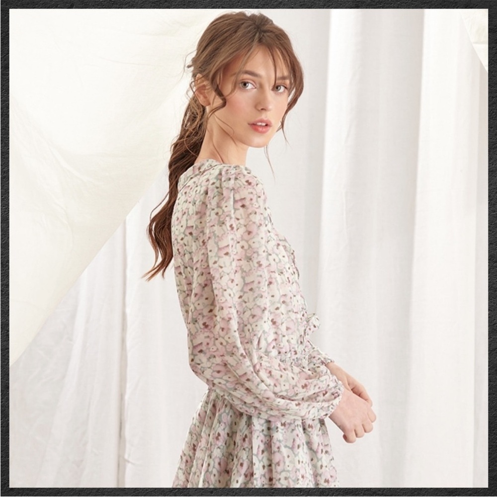 Storia Floral Long Sleeve Dress